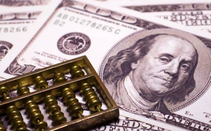 The US dollar may cut interest rates in September, and the RMB will rise sharply
